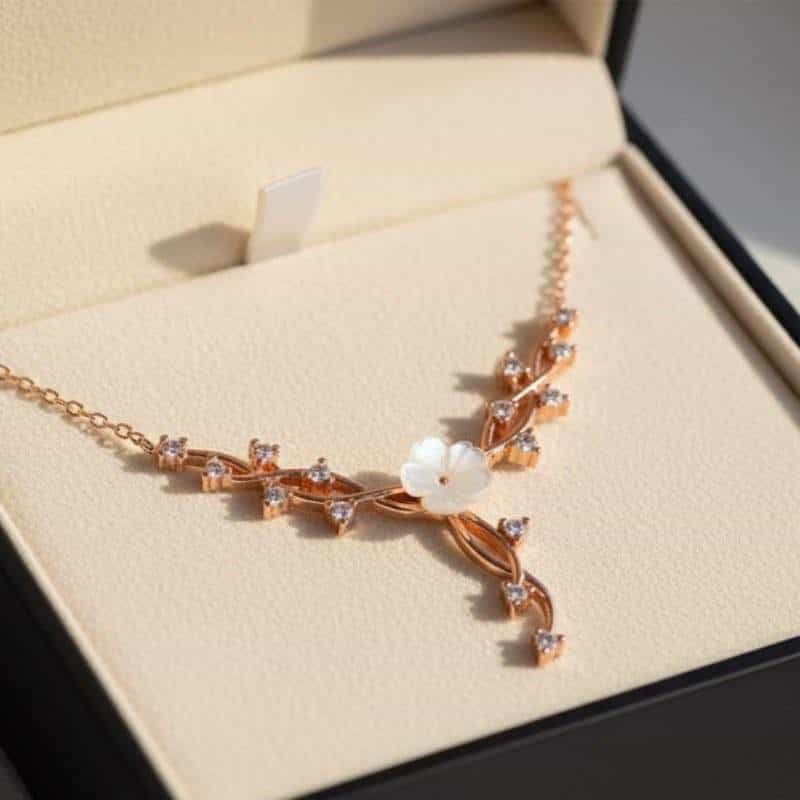 Élora Bloom Necklace 3