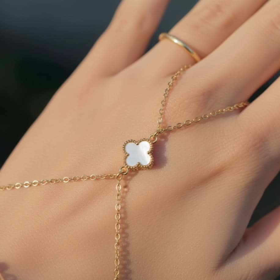 Lumière Clover Hand Chain